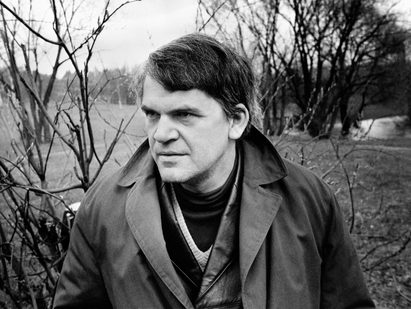 Cinzas do escritor Milan Kundera repatriadas para a República Checa