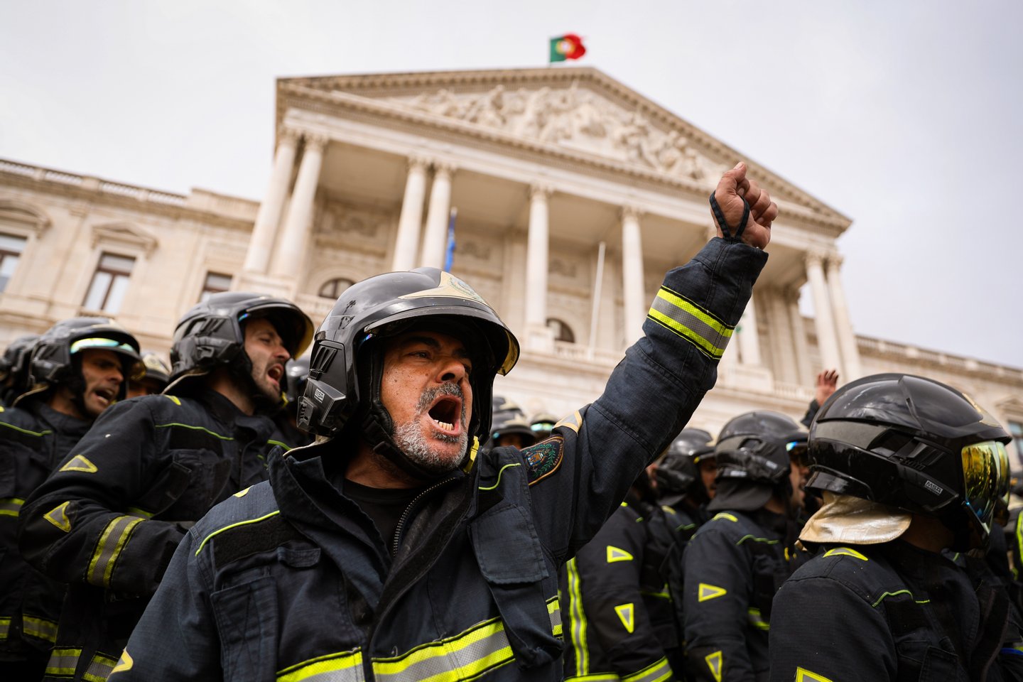 Sindicato dos Bombeiros Sapadores acusa o Governo de “coação”