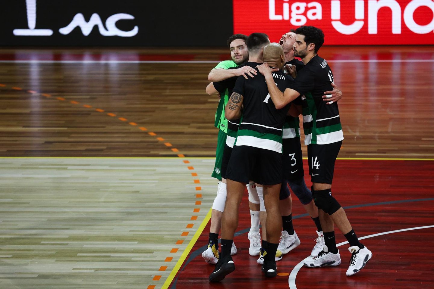 Uma vida extra pelo título: Sporting vence na Luz