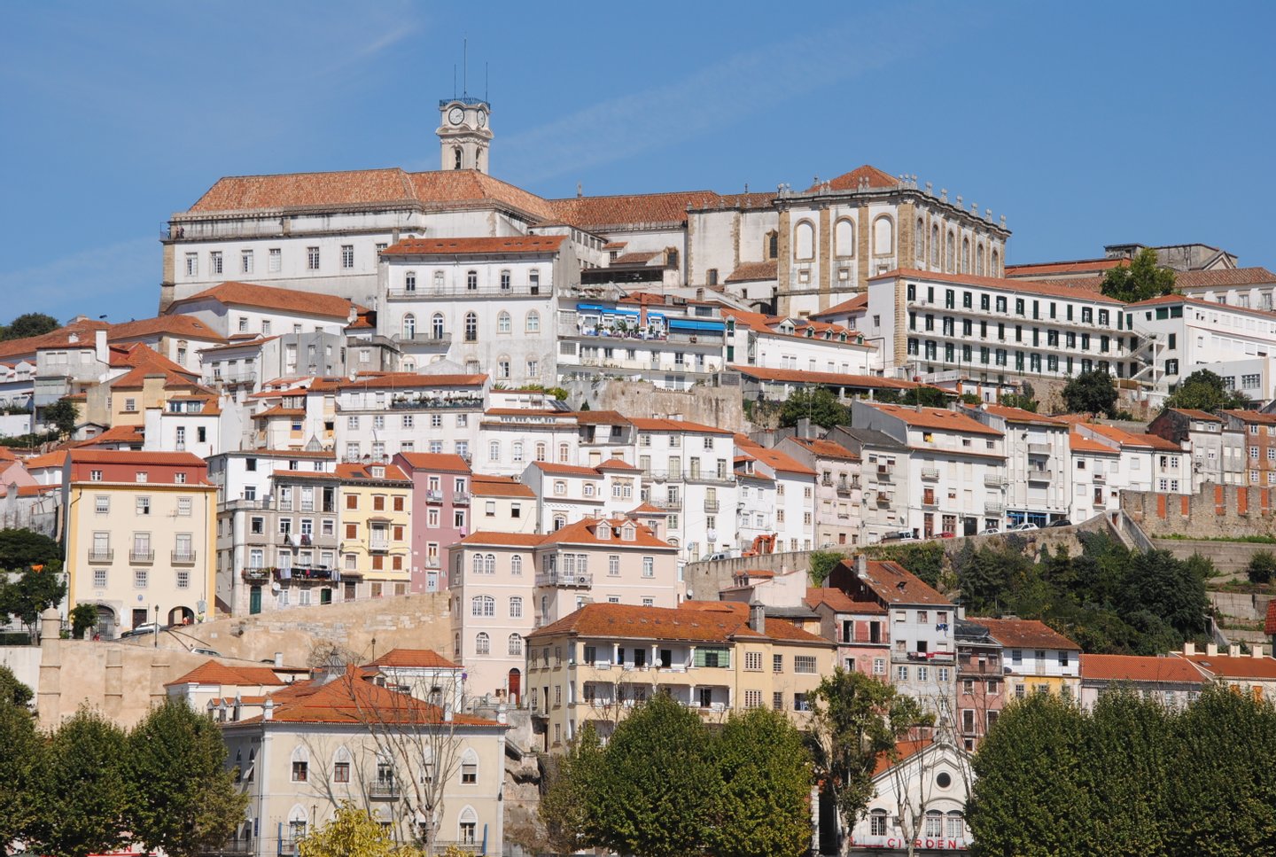 Câmara de Coimbra cria plano anual para assegurar cidade mais limpa e cuidada