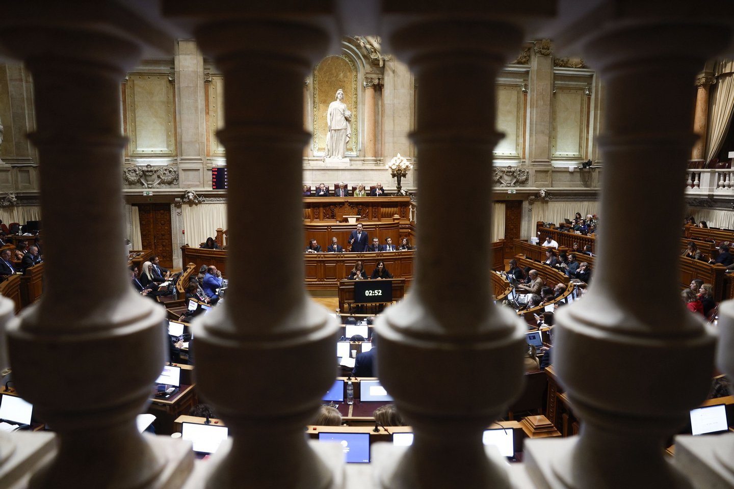 Reposição de 302 freguesias aprovada no Parlamento. IL isolada no voto contra