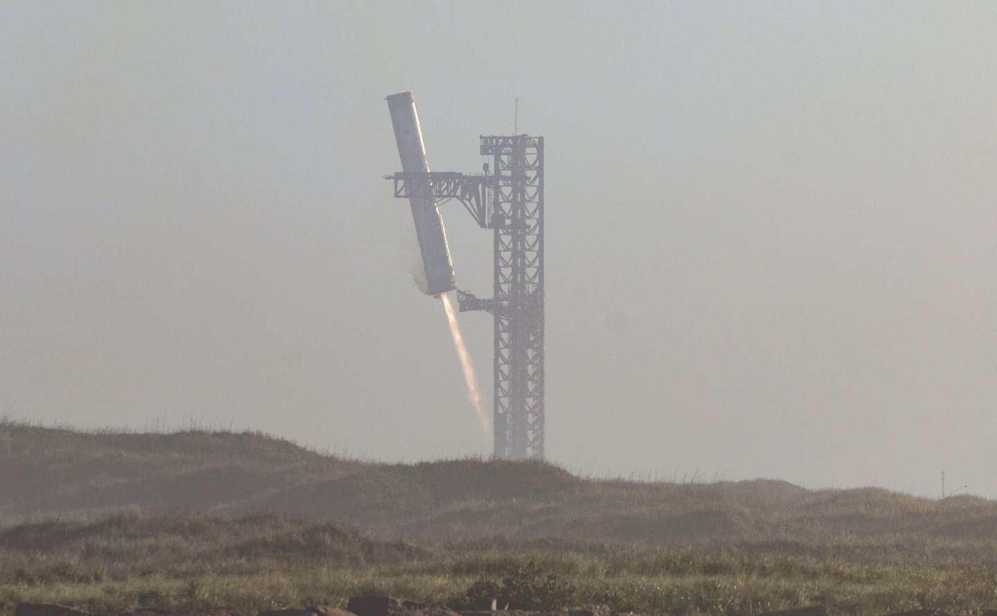 Foguetão da SpaceX suspenso de voo enquanto aguarda por investigação