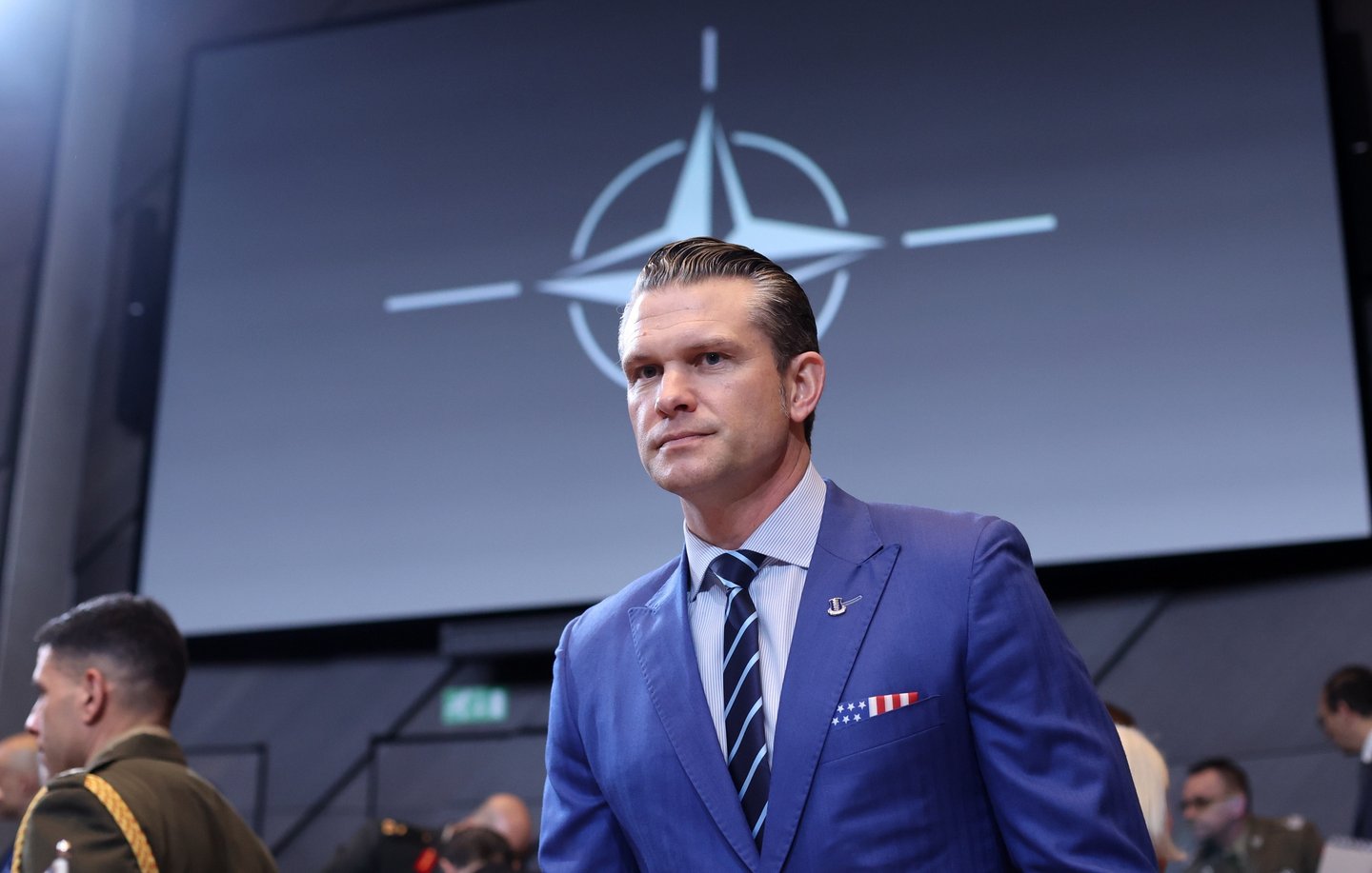 Adesão ucraniana à NATO? Pete Hegseth esclarece e diz que “todas as opções estão em cima da mesa”