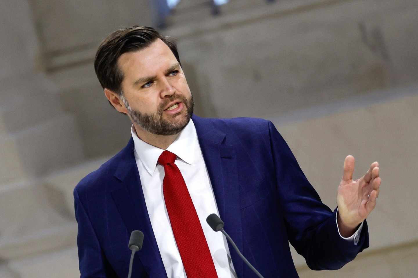  JD Vance: "A guerra não vai acabar tão cedo" 
