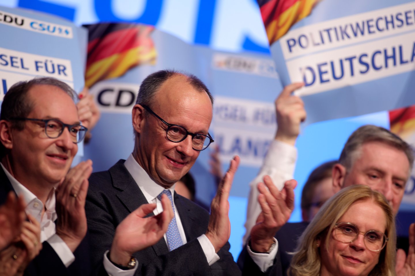 Sociais democratas aprovam coligação com CDU