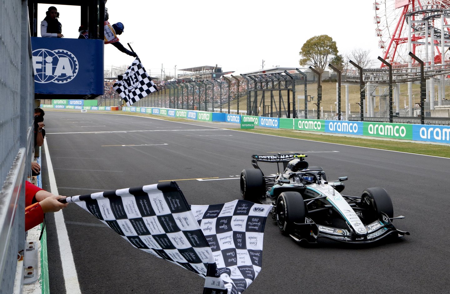 epa12858154 Mercedes driver Andrea Kimi Antonelli of Italy wins the Formula 1 Japanese Grand Prix at the Suzuka International Racing Course racetrack in Suzuka, Japan, 29 March 2026. EPA/FRANCK ROBICHON / POOL