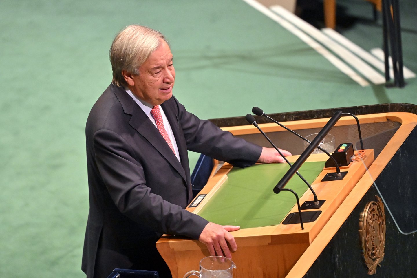 António Guterres: apoio às energias fósseis é suicídio
