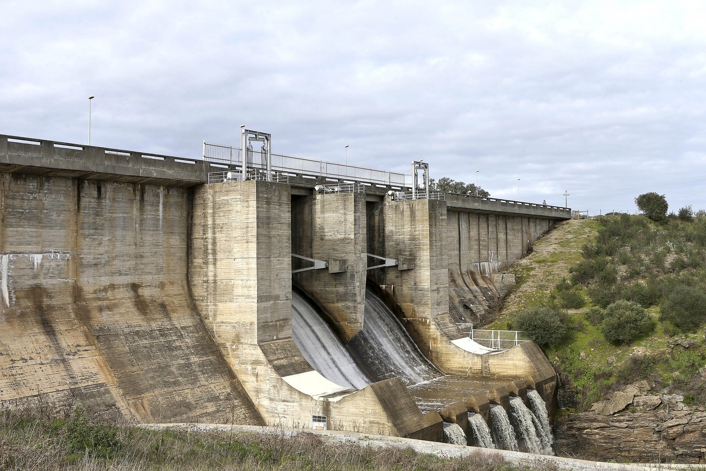 Avaria em barragem do concelho de Évora desilude turistas e preocupa agricultores